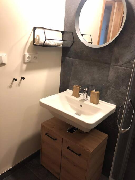 Apartman Boruvka เชเลซนารูดา ภายนอก รูปภาพ